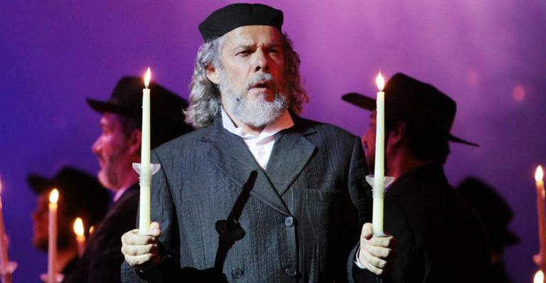 José Mayer estreia musical em São Paulo