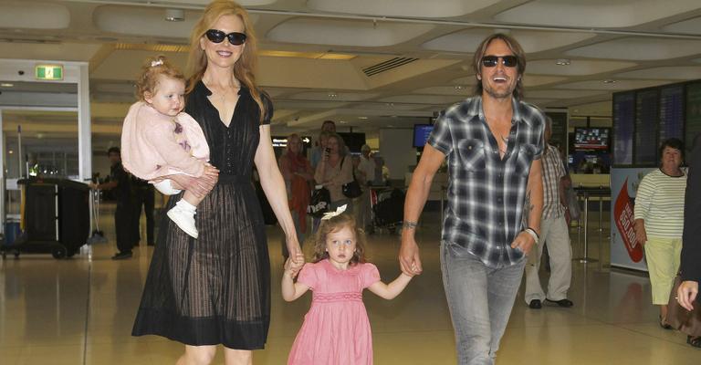 Nicole Kidman viaja com a família para os Estados Unidos