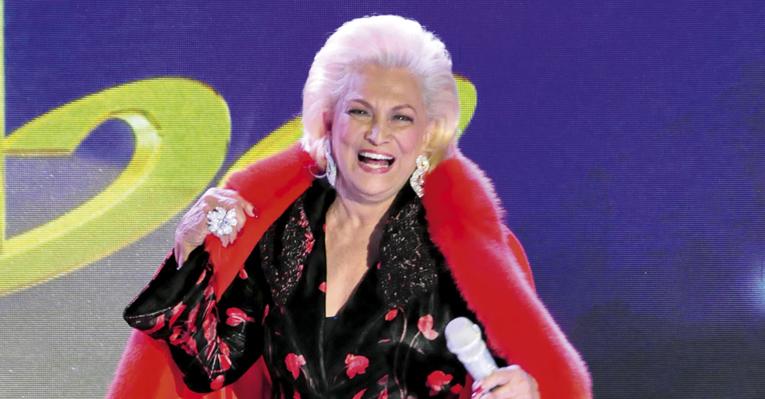 Diva da televisão brasileira, Hebe Camargo comemora aniversário