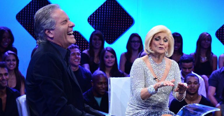 Hebe Camargo fala sobre o preço da fama e política na estreia do talk show de Roberto Justus na Record