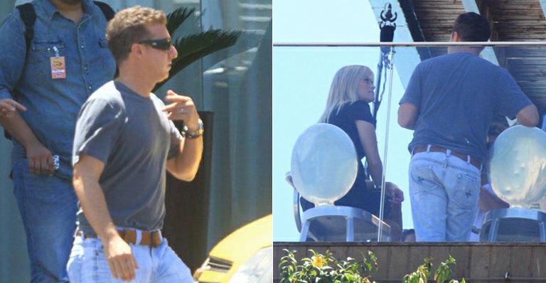 Luciano Huck grava com Reese Witherspoon no Rio de Janeiro