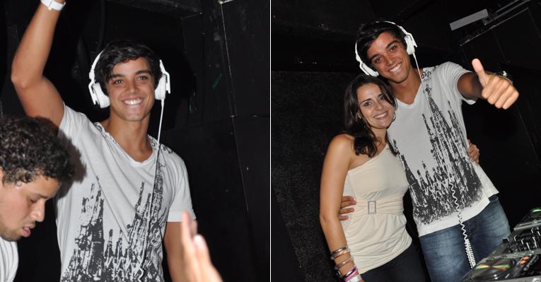 Rodrigo Simas ataca de DJ em festa carioca