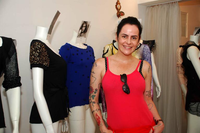 Fernanda Young e Jacqueline Dalabona brilham em lançamento de Rodrigo Rosner