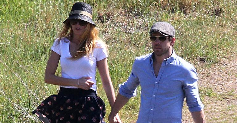 Blake Lively e Ryan Reynolds fazem piquenique em Los Angeles