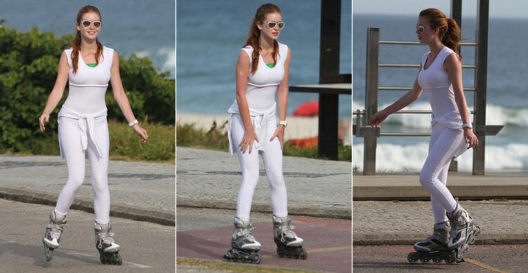 Marina Ruy Barbosa anda de patins em dia de folga de novela