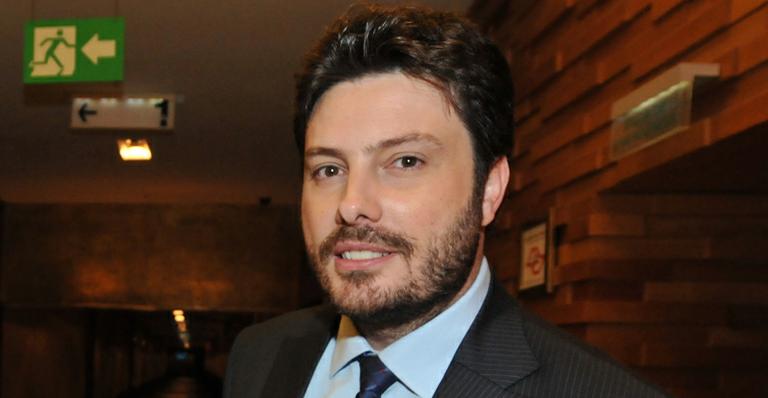 “Sou um gigantesco fã do SBT”, diz Danilo Gentili que pode deixar a Band