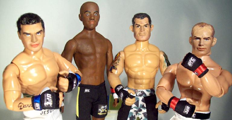 Anderson Silva e outros campões do UFC viram bonecos