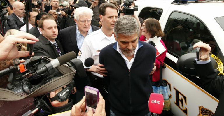 George Clooney é preso em Washington por protesto