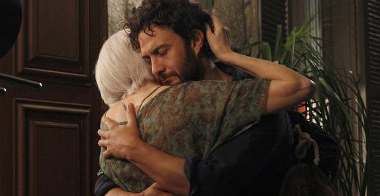O reencontro de Verbena com o filho perdido em ‘Amor Eterno Amor’