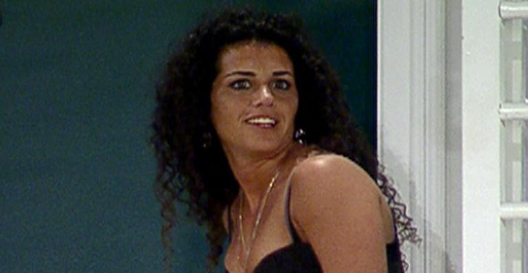 Chegada de Noemí agita o BBB e Fael e Jonas fazem brincadeira maliciosa
