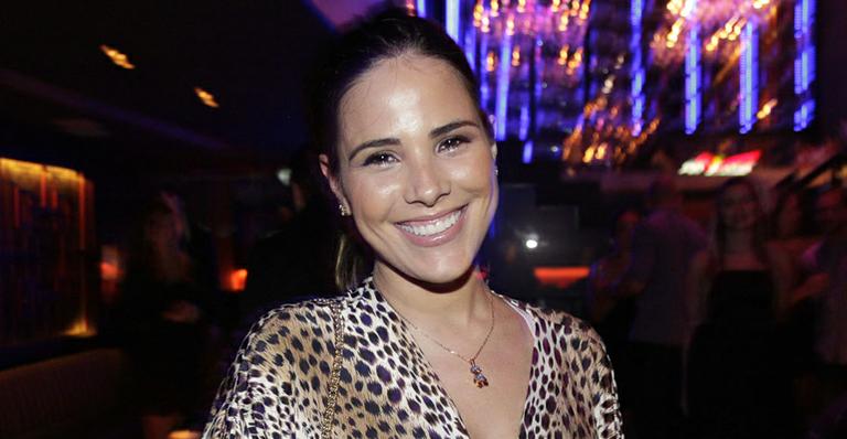 Wanessa vai para a balada pela primeira vez após o nascimento do filho