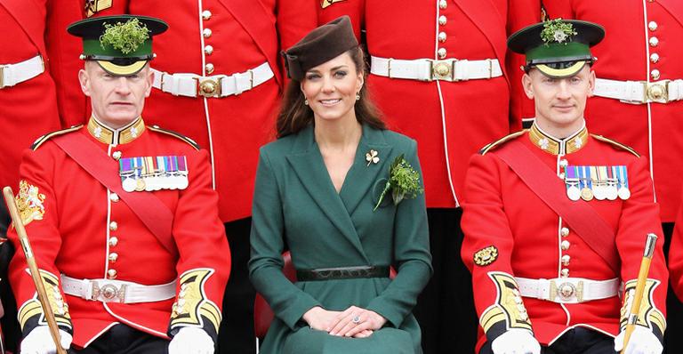 Kate Middleton visita guarda irlandesa em dia de St Patrick