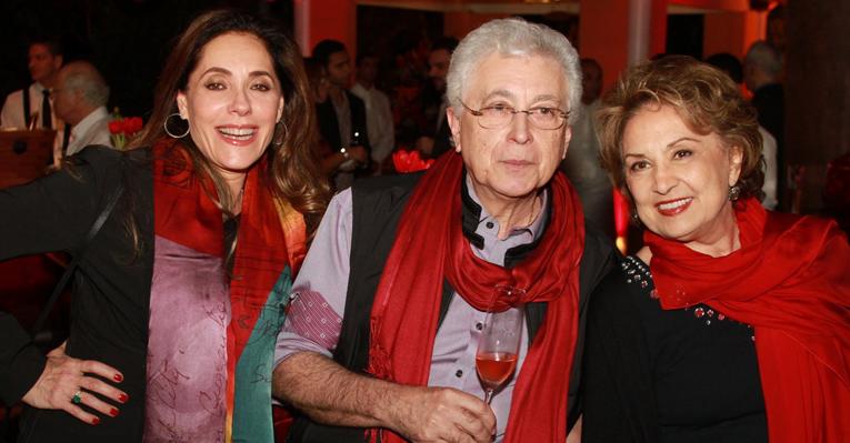 Elenco se reúne em festa de encerramento de ‘Fina Estampa’