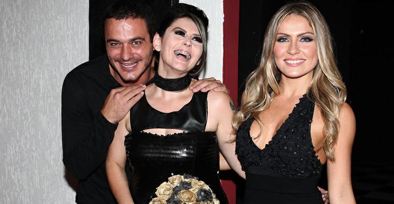 Ex-BBBs Renata e Rafa se reencontram no casamento de Mayara