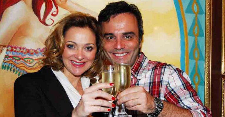 Alexandra Richter e Marcelo Valle comemoram 3 anos em cartaz