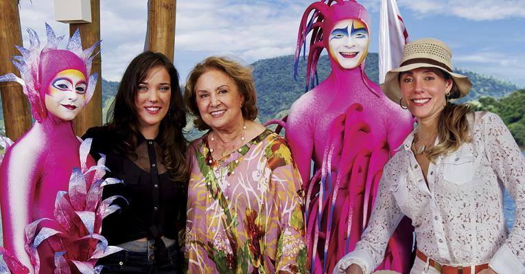 Atrizes de ‘Fina Estampa’ aplaudem o Cirque Du Soleil na Ilha de CARAS