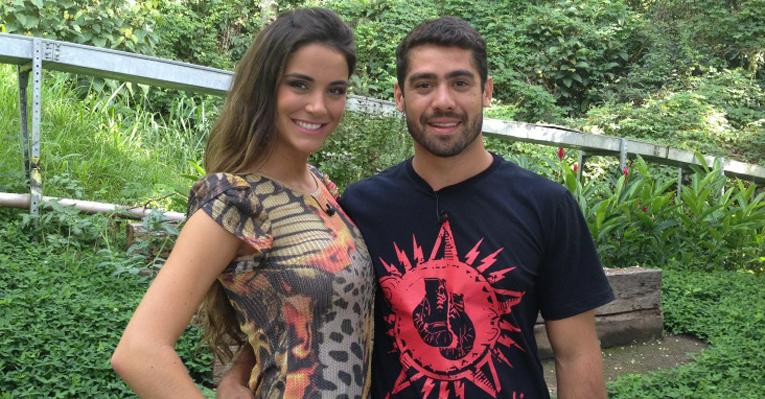 Apaixonada, Laisa posta foto com Yuri