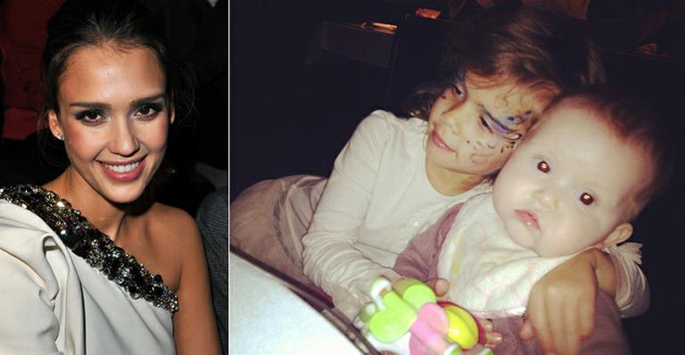 Jessica Alba posta no Twitter foto das filhas Honor e Heaven