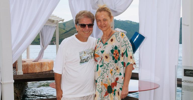 Ernani Paciornik e sua Denise Godoy celebram companheirismo no casamento