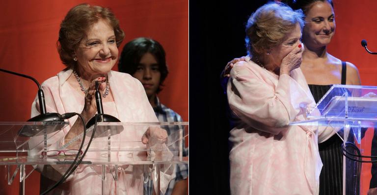 Eva Todor fica emocionada em prêmio de teatro infantil no Rio