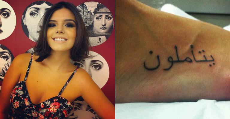 Giovanna Lancellotti faz tatuagem no pé