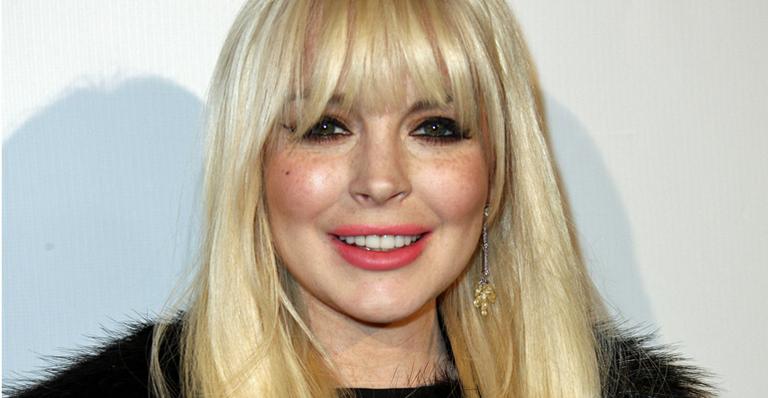 Lindsay Lohan está ‘muito honrada’ por interpretar Elizabeth Taylor em seu filme biográfico
