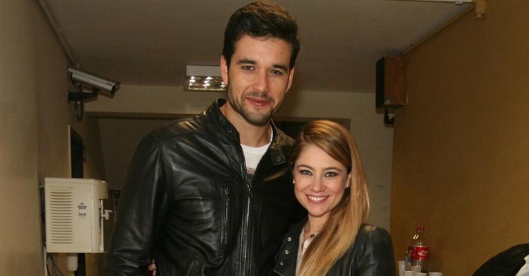 Sergio Marone e Juliana Baroni estrelam peça em Curitiba