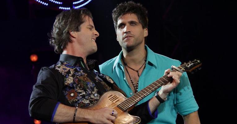 Victor e Leo recebem time estrelado em gravação de DVD