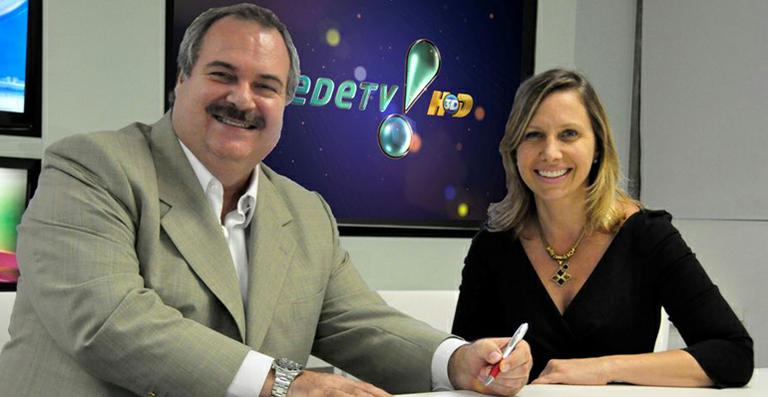 Gilberto Barros assina contrato de três anos com a RedeTV!