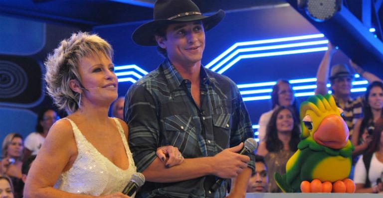 Ana Maria Braga comemora aniversário em clima de BBB