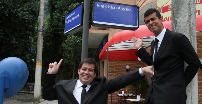 Chico Anysio vira nome de rua em cenário de ‘Os Caras de Pau’