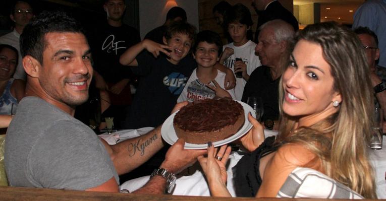 Vitor Belfort comemora aniversário ao lado da família