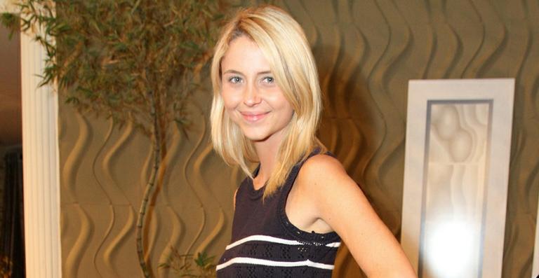 Luiza Curvo fica loira para nova novela da Record, ‘Máscaras’