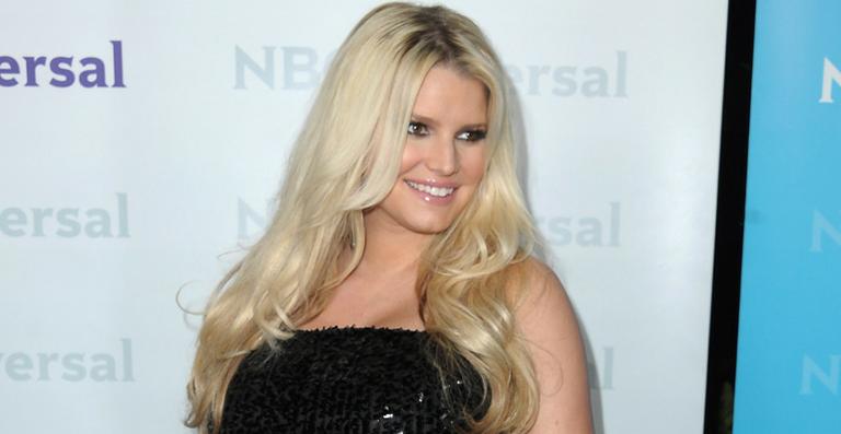 Jessica Simpson faz canções de ninar para 1ª filha