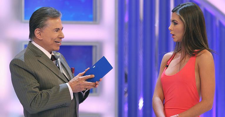 ‘Eu mandava você embora de casa’, diz Silvio Santos à filha de Datena sobre capa de revista masculina