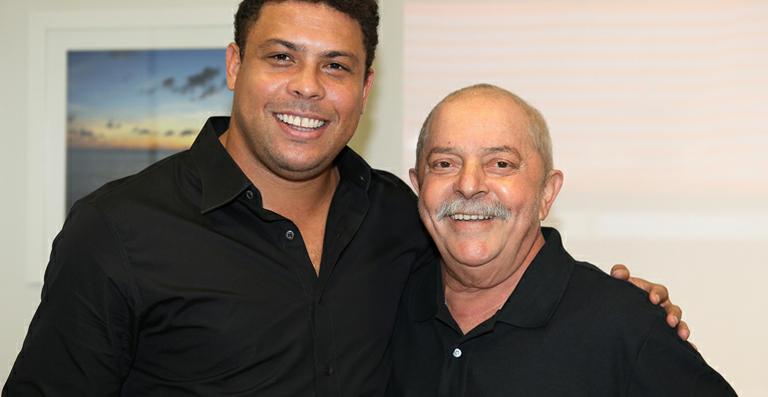 Em tratamento contra câncer, Lula recebe a visita de Ronaldo no hospital