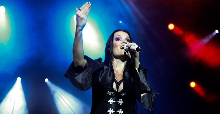 Cantora lírica Tarja Turunen se apresenta em São Paulo