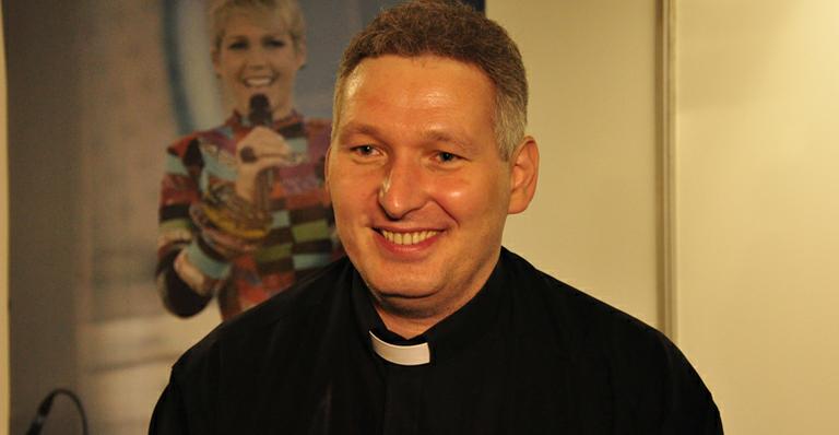 Padre Marcelo Rossi confessa ser apaixonado por ovos de chocolate
