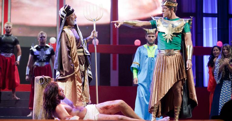 Carlos Machado e Cristiana Oliveira encenam ‘A Paixão de Cristo’