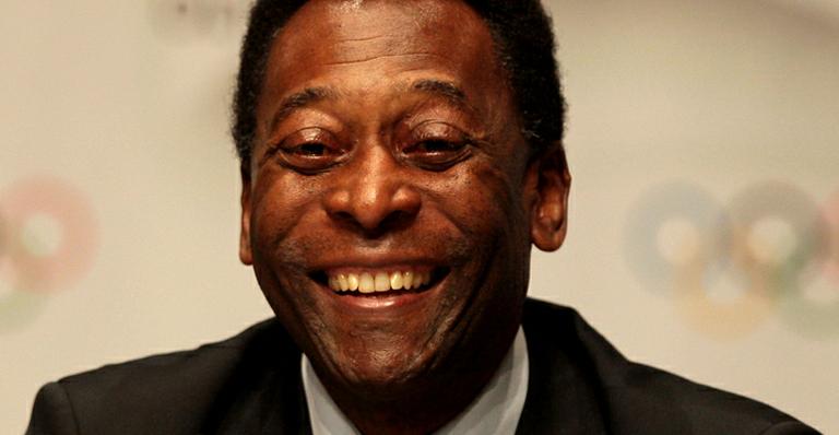 Rei Pelé entra para o Twitter e ganha milhares de seguidores