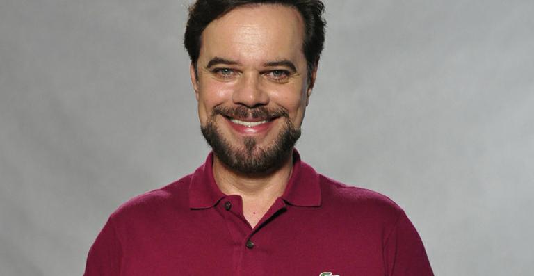 Felizardo morre nos braços do filho Agenor em novela de Miguel Falabella