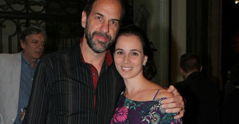 Miriam Freeland está feliz com parceria com marido em nova novela