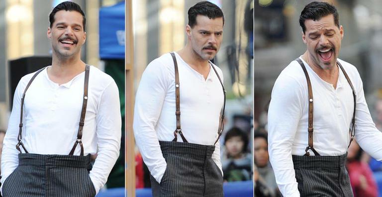 Ricky Martin canta música de ‘Evita’ na Times Square, em Nova York