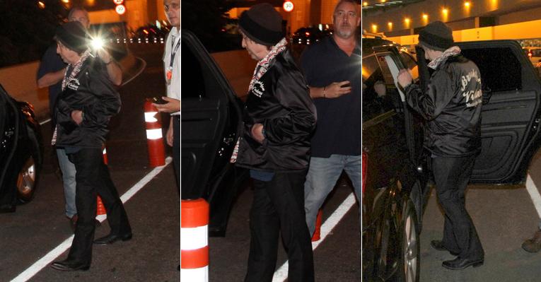 De cara fechada, Bob Dylan desembarca no Rio para turnê brasileira