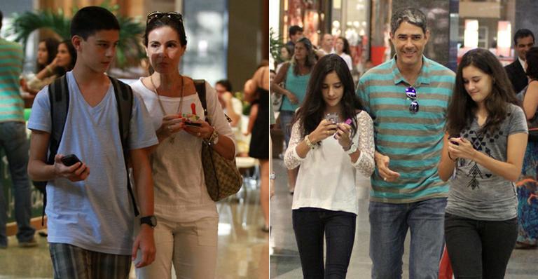 Fátima Bernardes e William Bonner passeiam no shopping com os trigêmeos