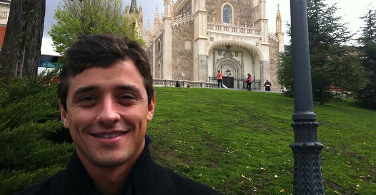 Fael passeia por pontos turísticos na Espanha