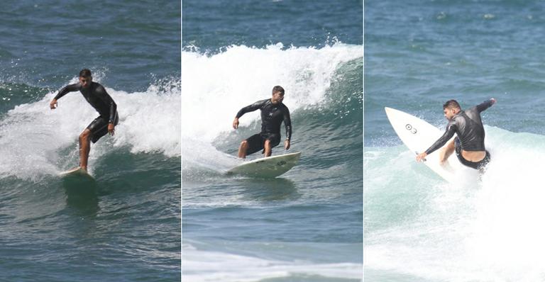 Cauã Reymond mostra seu estilo de surfe no Rio de Janeiro