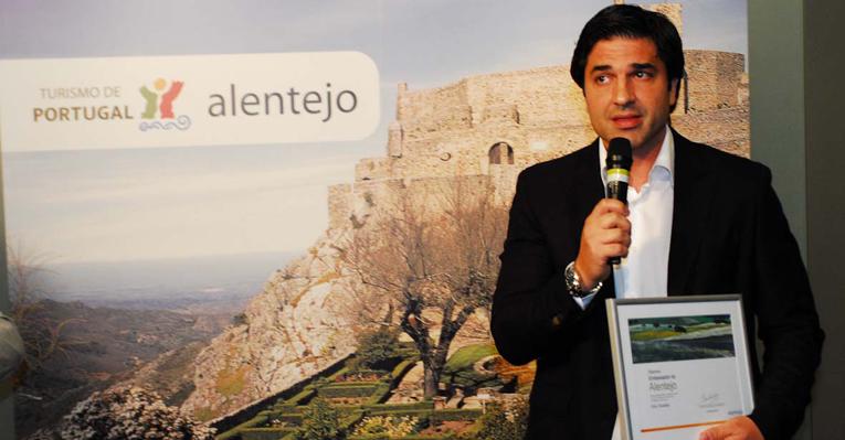 Depois de série de reportagens gastronômicas em Portugal, Edu Guedes recebe o título de embaixador do Alentejo