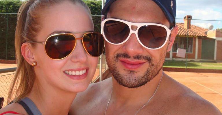 Ex-mulher de Michel Teló está namorando advogado