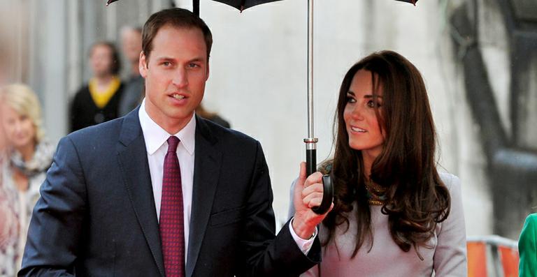 Príncipe William e Kate Middleton vão à première de documentário em Londres